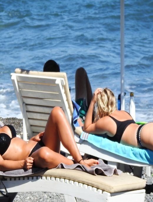 Combine the comfort of the Beach with good Food